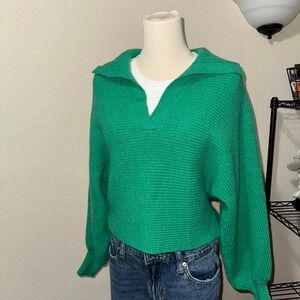 Green Sweater with‎ collar & puff sleeve